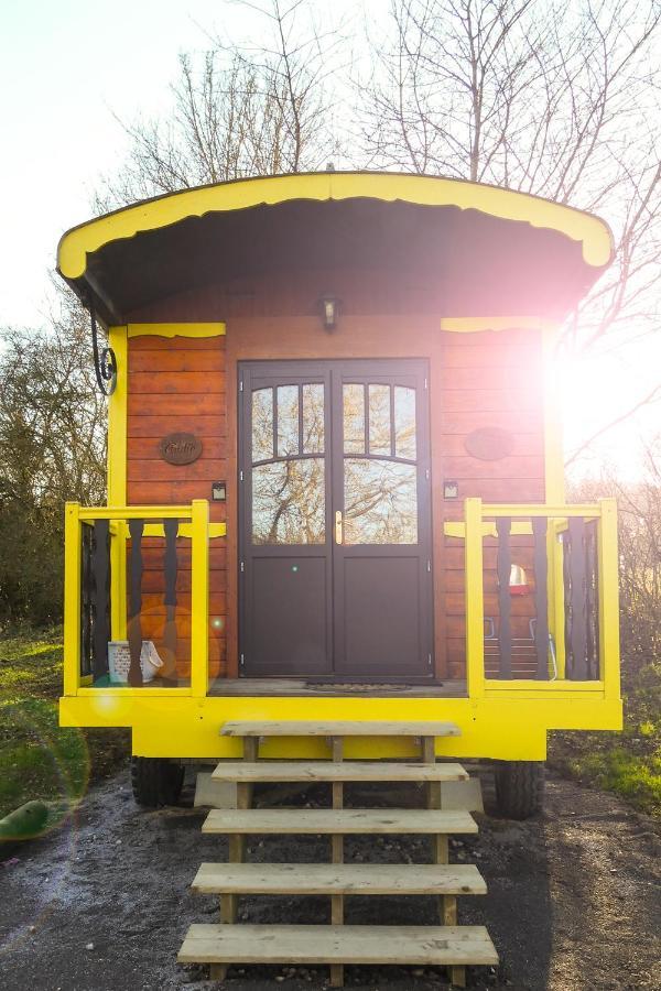 Le Domaine Des Droles De Dames Guest House Buding Exterior foto