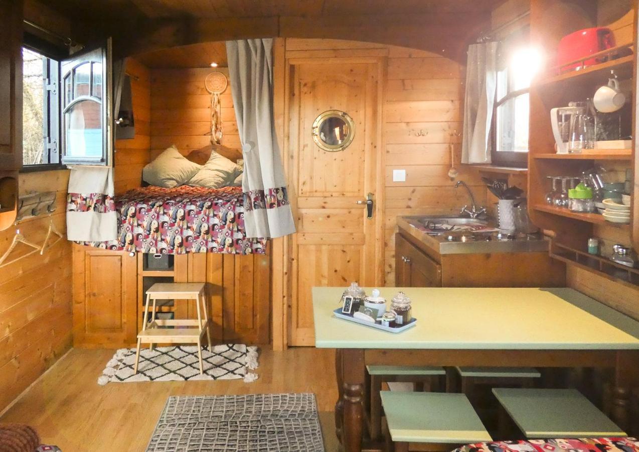 Le Domaine Des Droles De Dames Guest House Buding Exterior foto