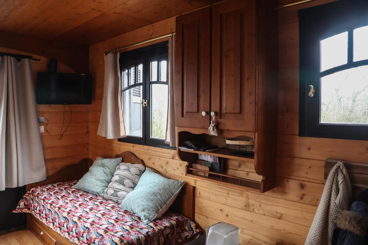 Le Domaine Des Droles De Dames Guest House Buding Exterior foto