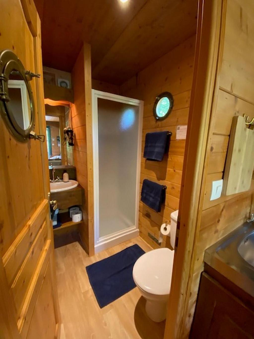 Le Domaine Des Droles De Dames Guest House Buding Exterior foto