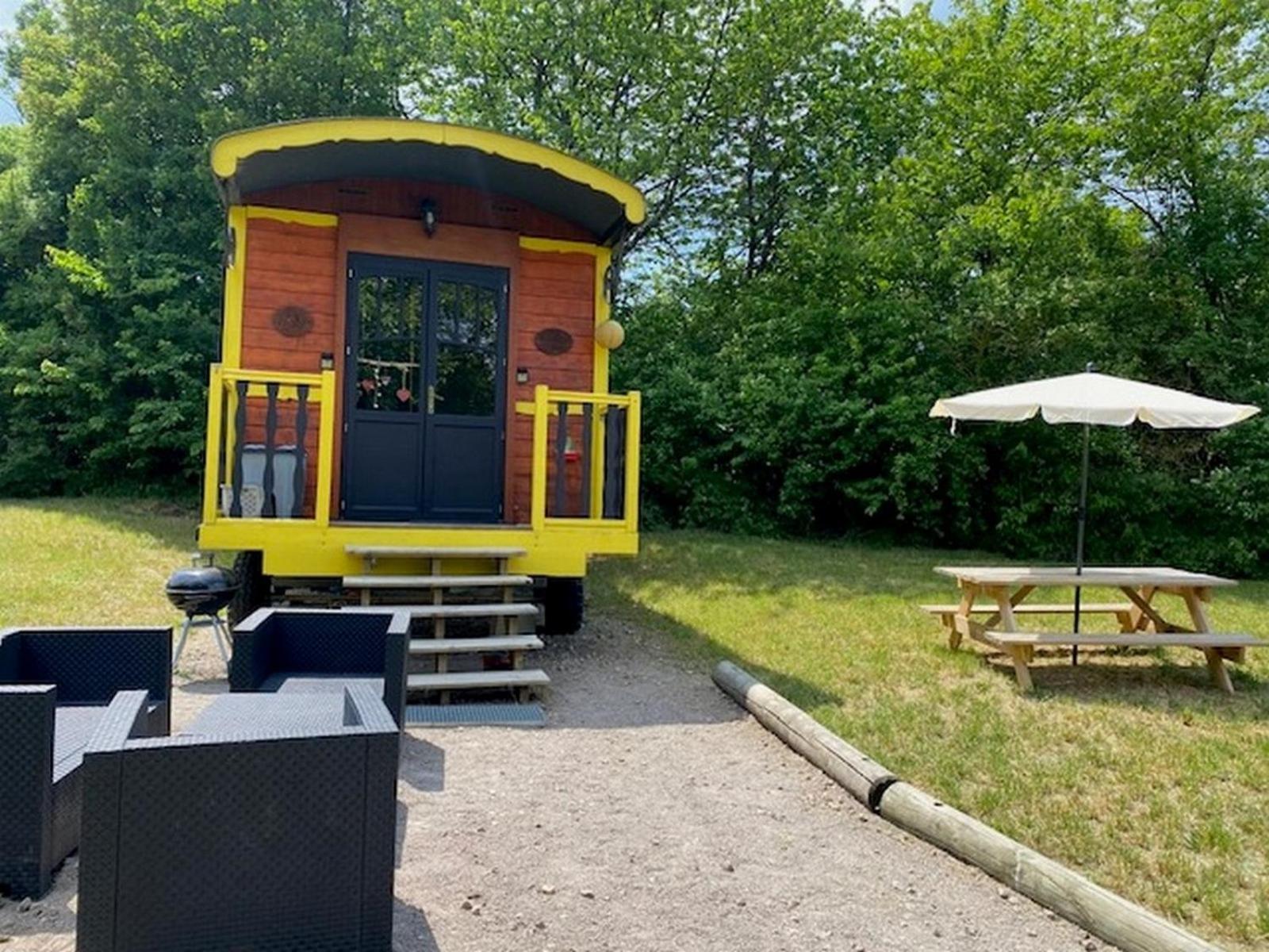 Le Domaine Des Droles De Dames Guest House Buding Exterior foto