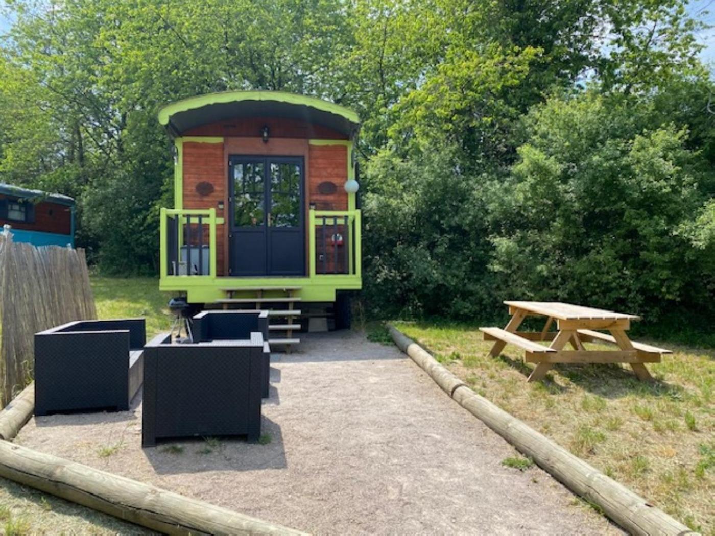 Le Domaine Des Droles De Dames Guest House Buding Exterior foto